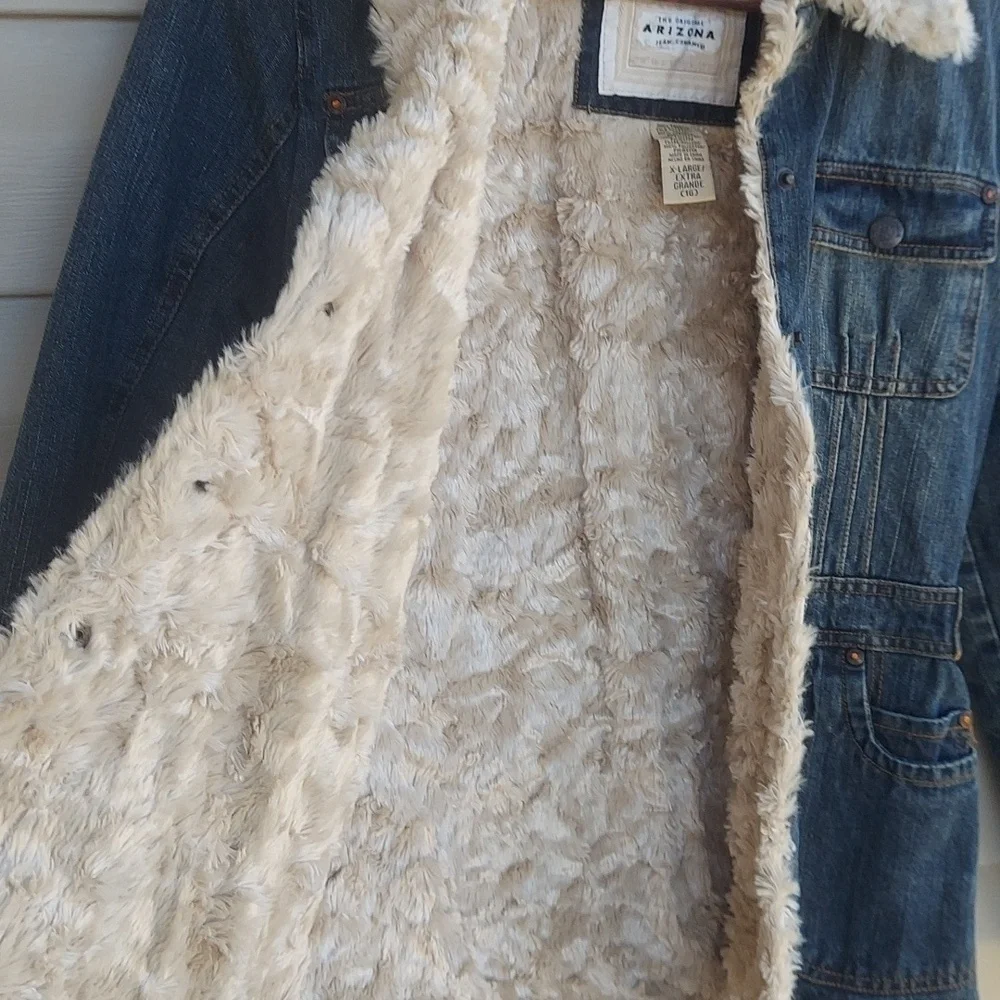 NWT Arizona Jean Company Blue Denim Jacket with Cream Sherpa Lining